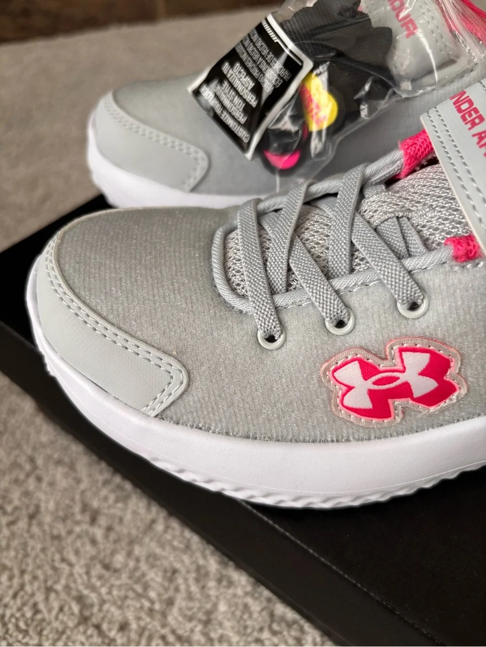 Under Armour surge 4 girls patch shoes